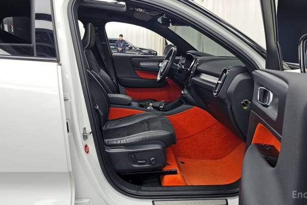 2021 Volvo XC40 с пробегом 18 693 км