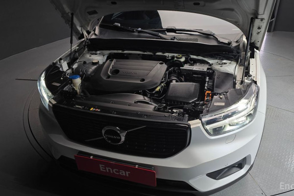 2021 Volvo XC40 с пробегом 180 576 км