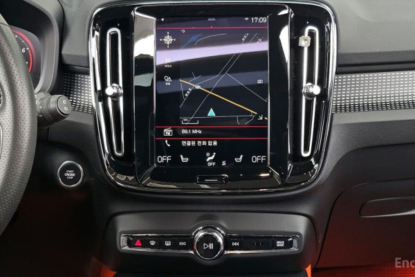 2021 Volvo XC40 с пробегом 18 693 км