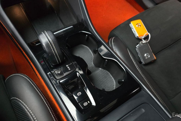 2021 Volvo XC40 с пробегом 180 576 км