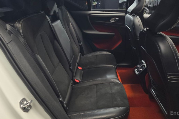 2021 Volvo XC40 с пробегом 180 576 км