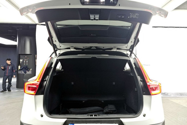 2021 Volvo XC40 с пробегом 18 693 км