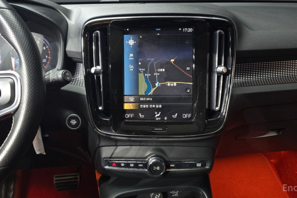 2021 Volvo XC40 с пробегом 180 576 км