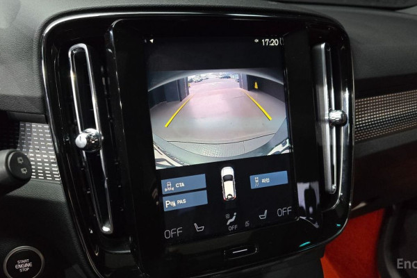 2021 Volvo XC40 с пробегом 180 576 км