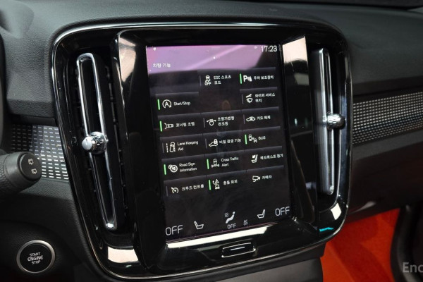 2021 Volvo XC40 с пробегом 180 576 км