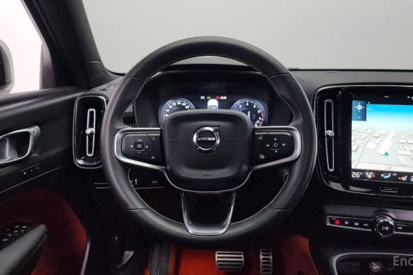 2021 Volvo XC40 с пробегом 11 685 км