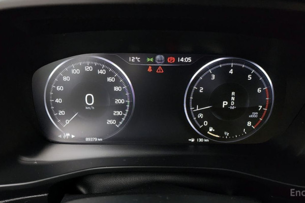 2020 Volvo XC40 с пробегом 89 379 км