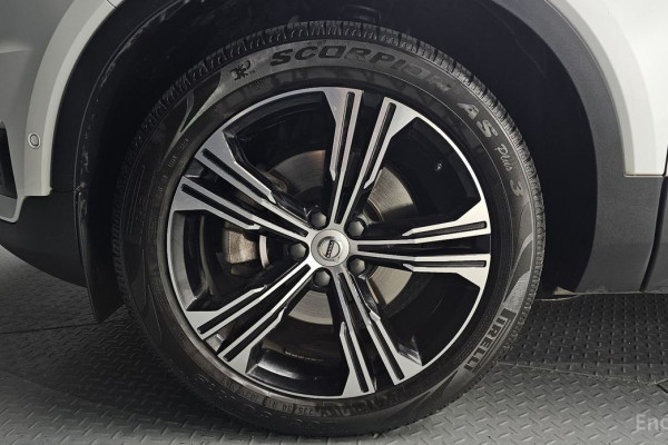 2019 Volvo XC40 с пробегом 82 763 км