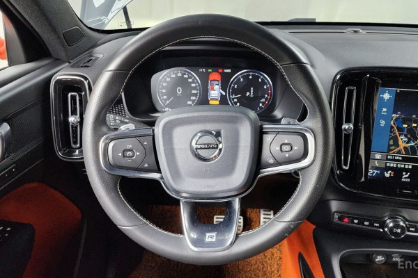 2020 Volvo XC40 с пробегом 89 379 км