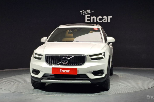 2020 Volvo XC40 с пробегом 32 186 км