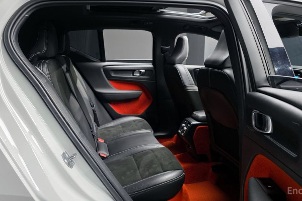 2020 Volvo XC40 с пробегом 44 646 км