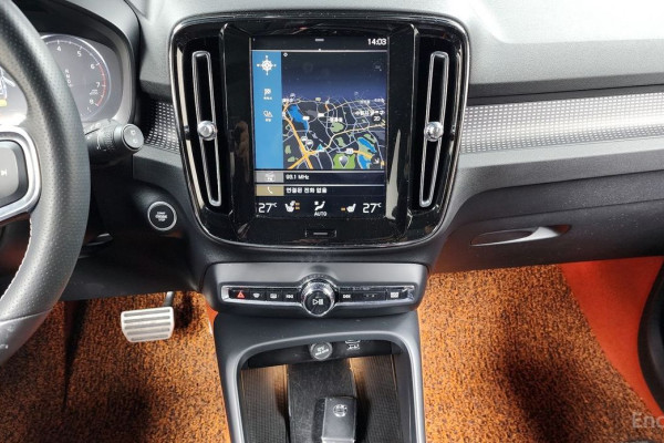 2020 Volvo XC40 с пробегом 89 379 км