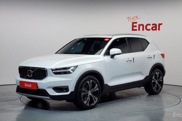 2021 Volvo XC40 с пробегом 33 513 км
