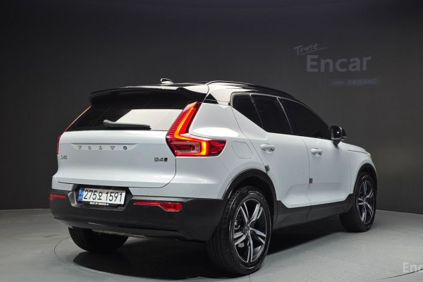 2021 Volvo XC40 с пробегом 120 319 км