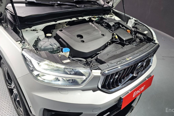 2020 Volvo XC40 с пробегом 32 186 км