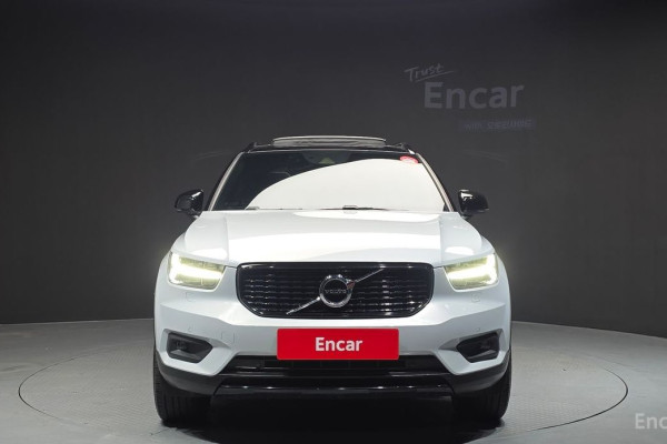 2021 Volvo XC40 с пробегом 120 319 км