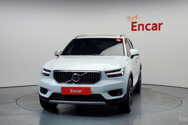 2021 Volvo XC40 с пробегом 33 513 км