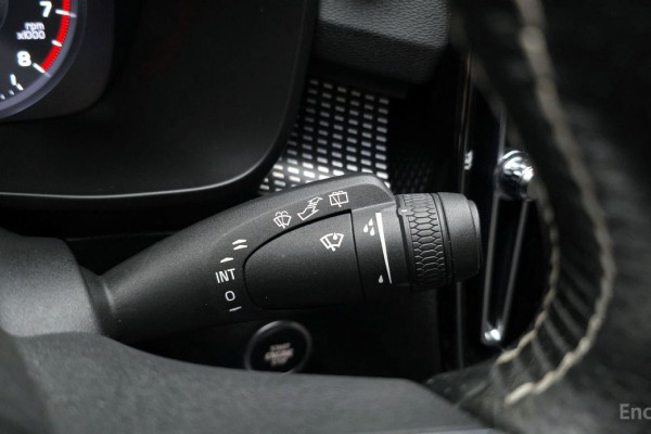 2020 Volvo XC40 с пробегом 44 646 км