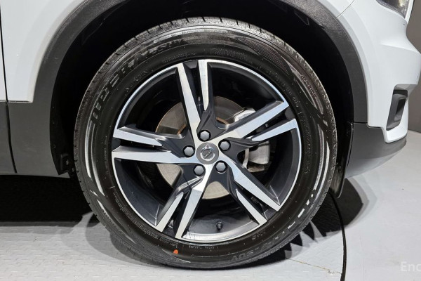 2021 Volvo XC40 с пробегом 120 319 км