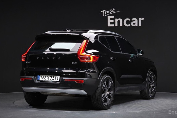 2021 Volvo XC40 с пробегом 47 342 км