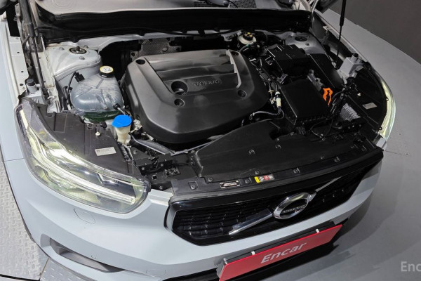 2021 Volvo XC40 с пробегом 120 319 км