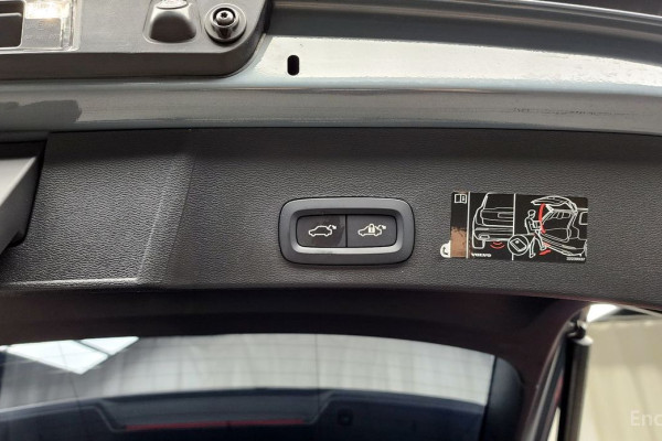 2020 Volvo XC40 с пробегом 89 379 км