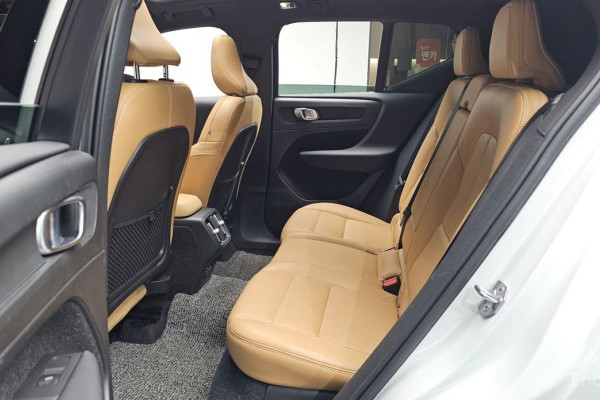 2020 Volvo XC40 с пробегом 24 755 км