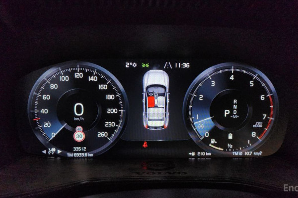 2021 Volvo XC40 с пробегом 33 513 км