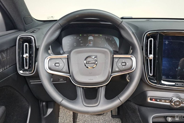 2020 Volvo XC40 с пробегом 24 755 км