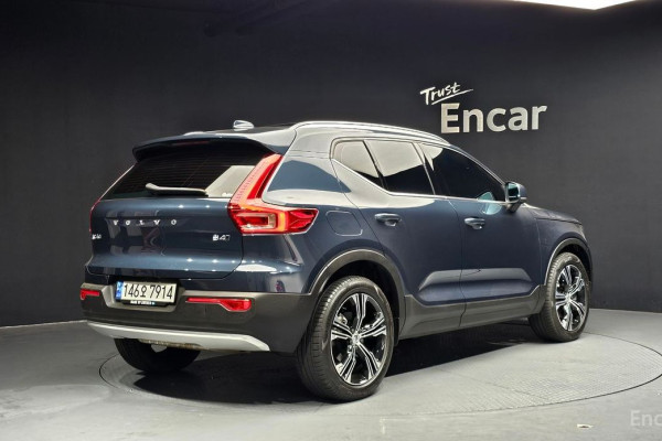 2021 Volvo XC40 с пробегом 10 574 км