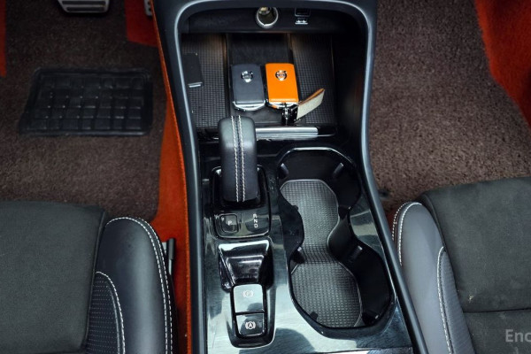 2021 Volvo XC40 с пробегом 120 319 км