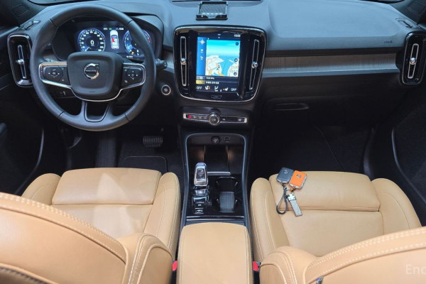 2021 Volvo XC40 с пробегом 47 342 км