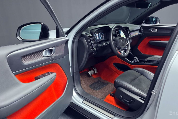 2021 Volvo XC40 с пробегом 120 319 км