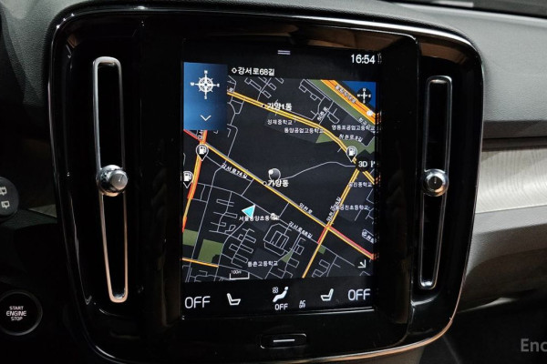 2020 Volvo XC40 с пробегом 32 186 км