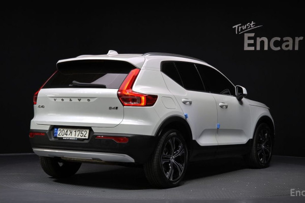 2021 Volvo XC40 с пробегом 63 160 км