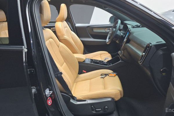 2021 Volvo XC40 с пробегом 47 342 км