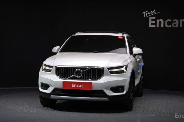 2021 Volvo XC40 с пробегом 63 160 км