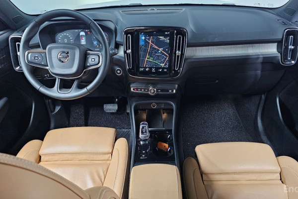 2020 Volvo XC40 с пробегом 64 891 км