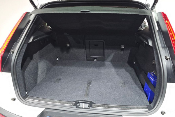 2020 Volvo XC40 с пробегом 24 755 км