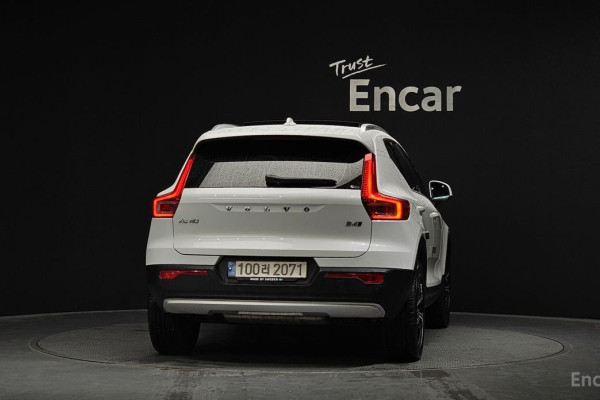 2021 Volvo XC40 с пробегом 50 141 км