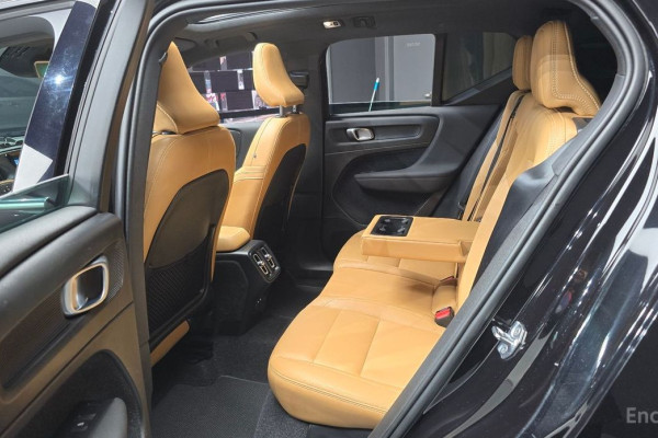 2021 Volvo XC40 с пробегом 47 342 км