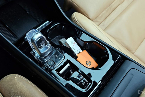 2021 Volvo XC40 с пробегом 10 574 км