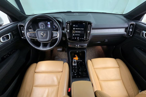 2021 Volvo XC40 с пробегом 63 160 км