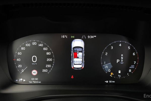 2021 Volvo XC40 с пробегом 63 160 км