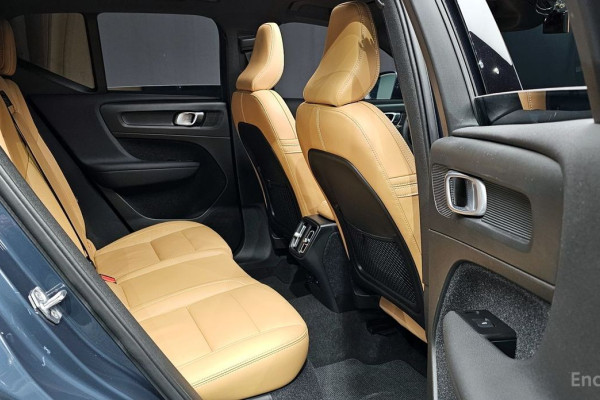 2021 Volvo XC40 с пробегом 10 574 км