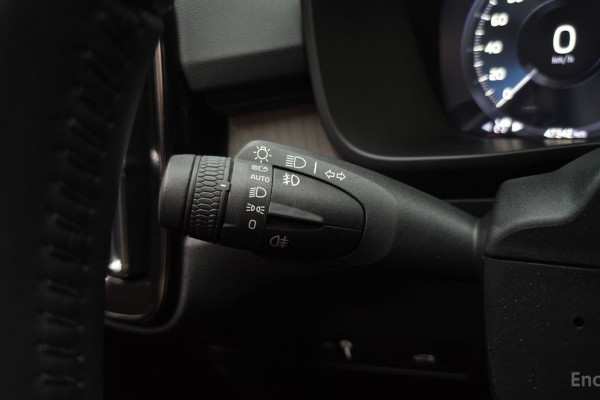 2021 Volvo XC40 с пробегом 47 342 км