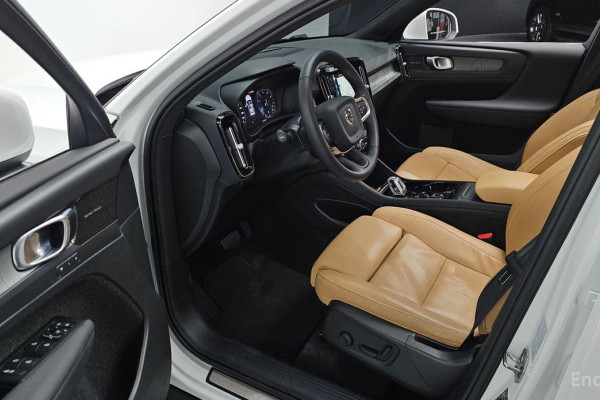 2021 Volvo XC40 с пробегом 39 468 км