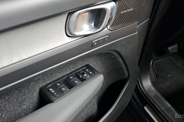 2021 Volvo XC40 с пробегом 10 574 км