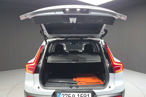 2021 Volvo XC40 с пробегом 120 319 км