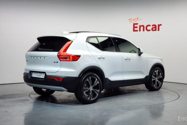 2020 Volvo XC40 с пробегом 32 662 км